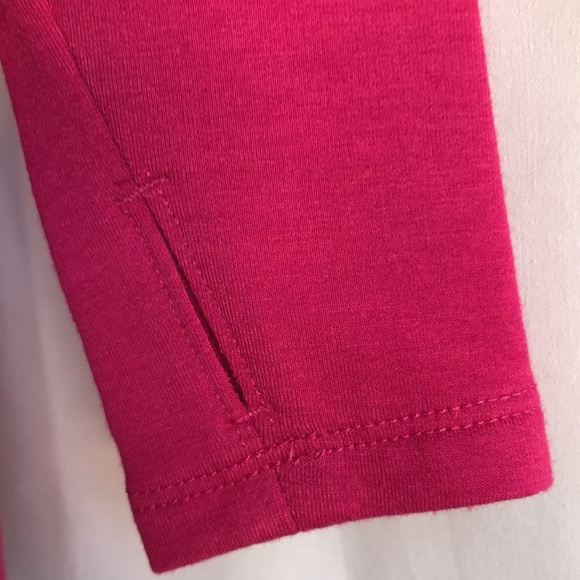 Old Navy Active raspberry workout top with back cutout and thumb holes, size XS - Picture 5 of 7